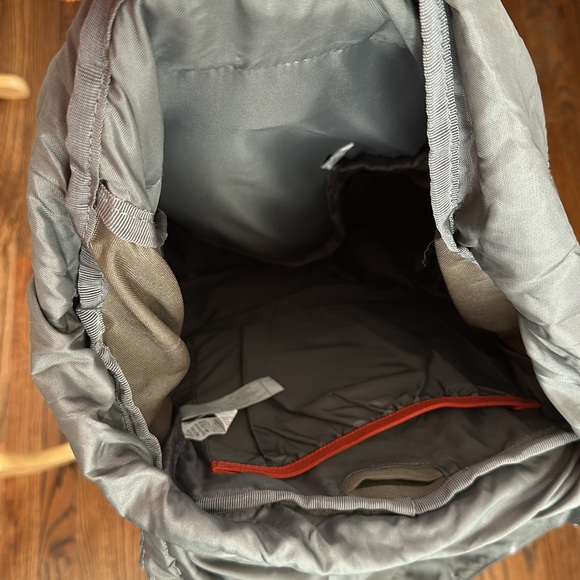 JanSport GRIZZLY BEAR 63 - New Cilantro Grn - Picture 9 of 16